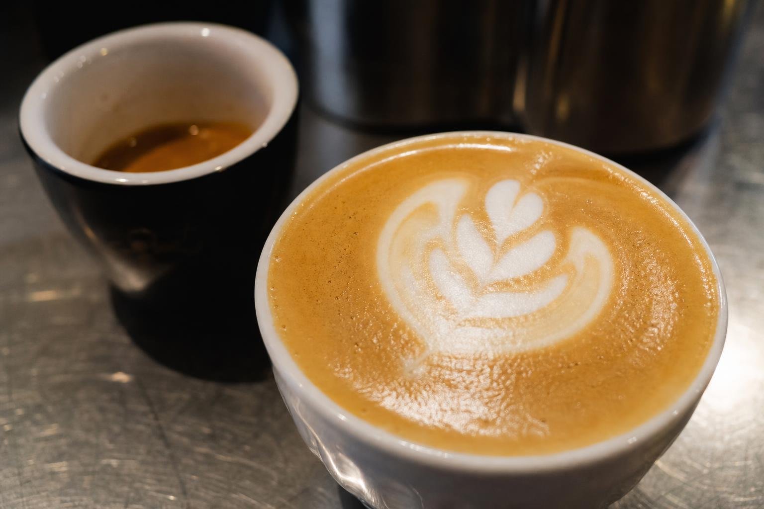 découvrez comment choisir la meilleure machine à café à grain en 2026 pour préparer des boissons lactées parfaites, alliant saveurs et simplicité d'utilisation.
