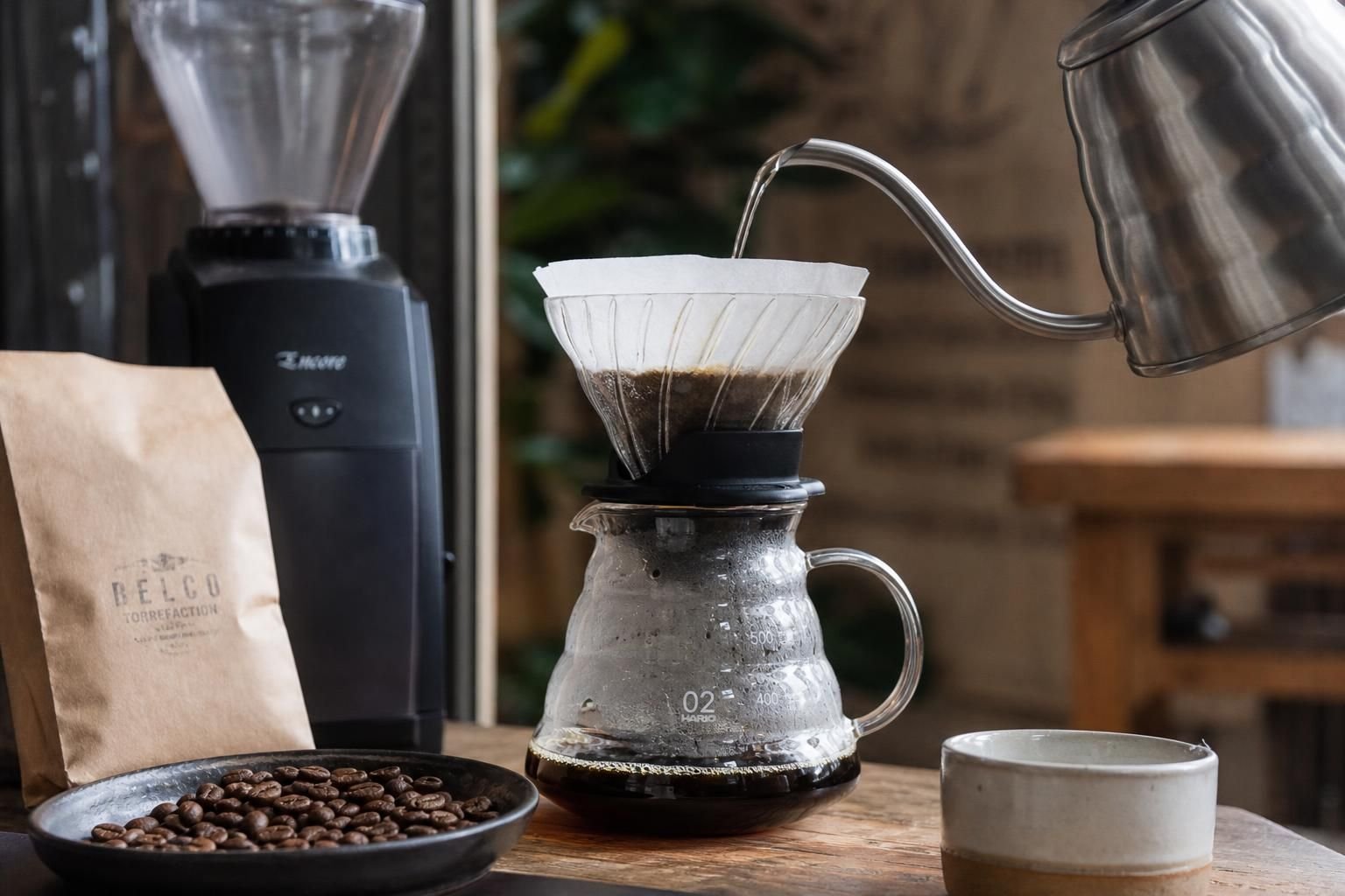 découvrez nos conseils pour préparer un café en slow coffee parfaitement équilibré, sans amertume ni acidité excessive, pour une dégustation optimale.