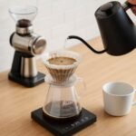 découvrez comment préparer un café parfait avec la kalita wave grâce à notre recette détaillée et nos conseils d'extraction pour un goût optimal.